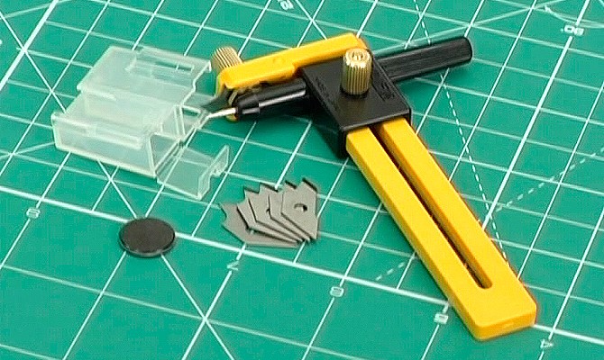 Dao cắt kiểu compass Olfa CMP-1