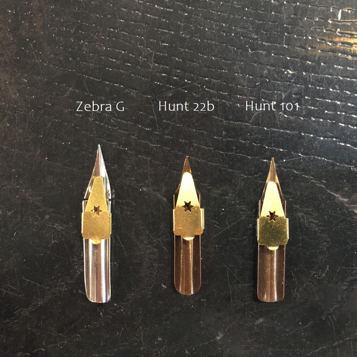 Kẹp giữ mực Leonardt Reservoir