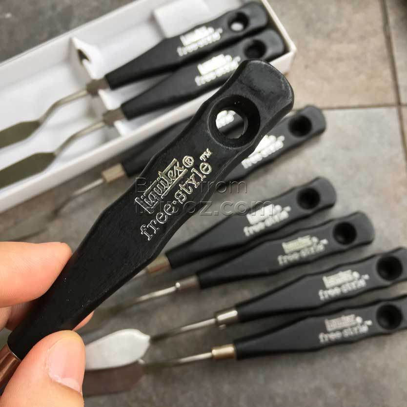 Bay vẽ Liquitex Free-style