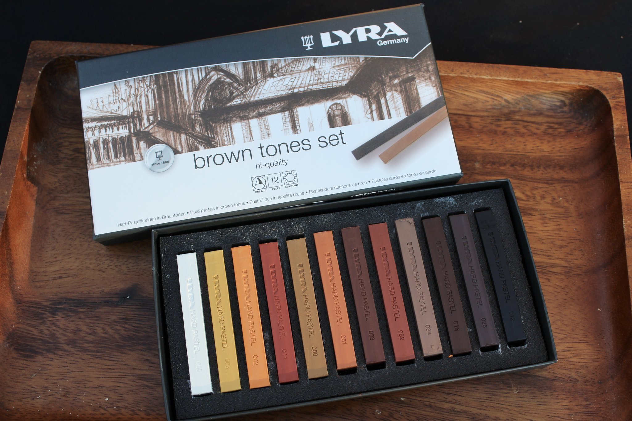 Màu phấn tiên Lyra Polycrayons Hard Pastel